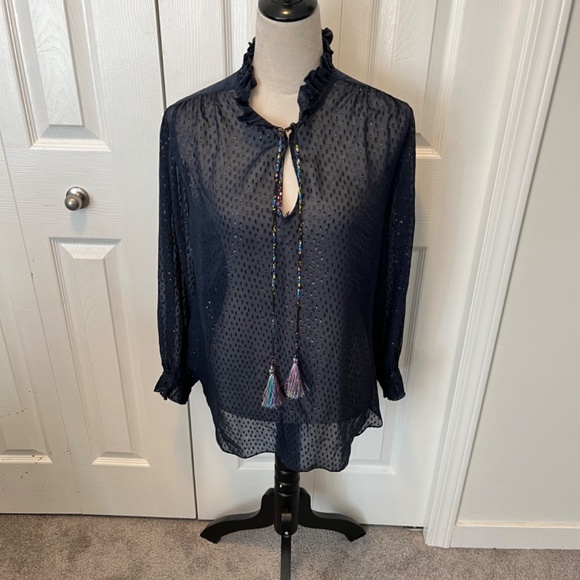 Robert Graham size L silk blend top - Picture 2 of 15